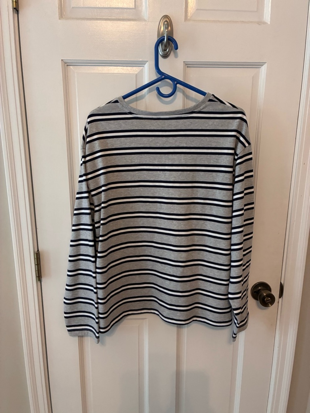 Aritzia long sleeve striped top in gray and navy. Size M. - Picture 2 of 3